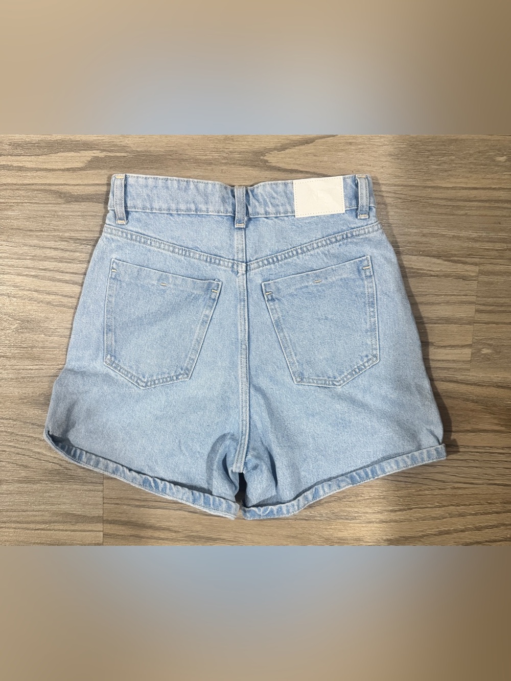 US Size 2 Zara High Rise Mom Denim Shorts Light Wash Distressed Coastal Cowgirl - Picture 2 of 3
